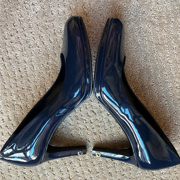 Almost New Gucci GG Navy Patent platform heels - Picture 8 of 15